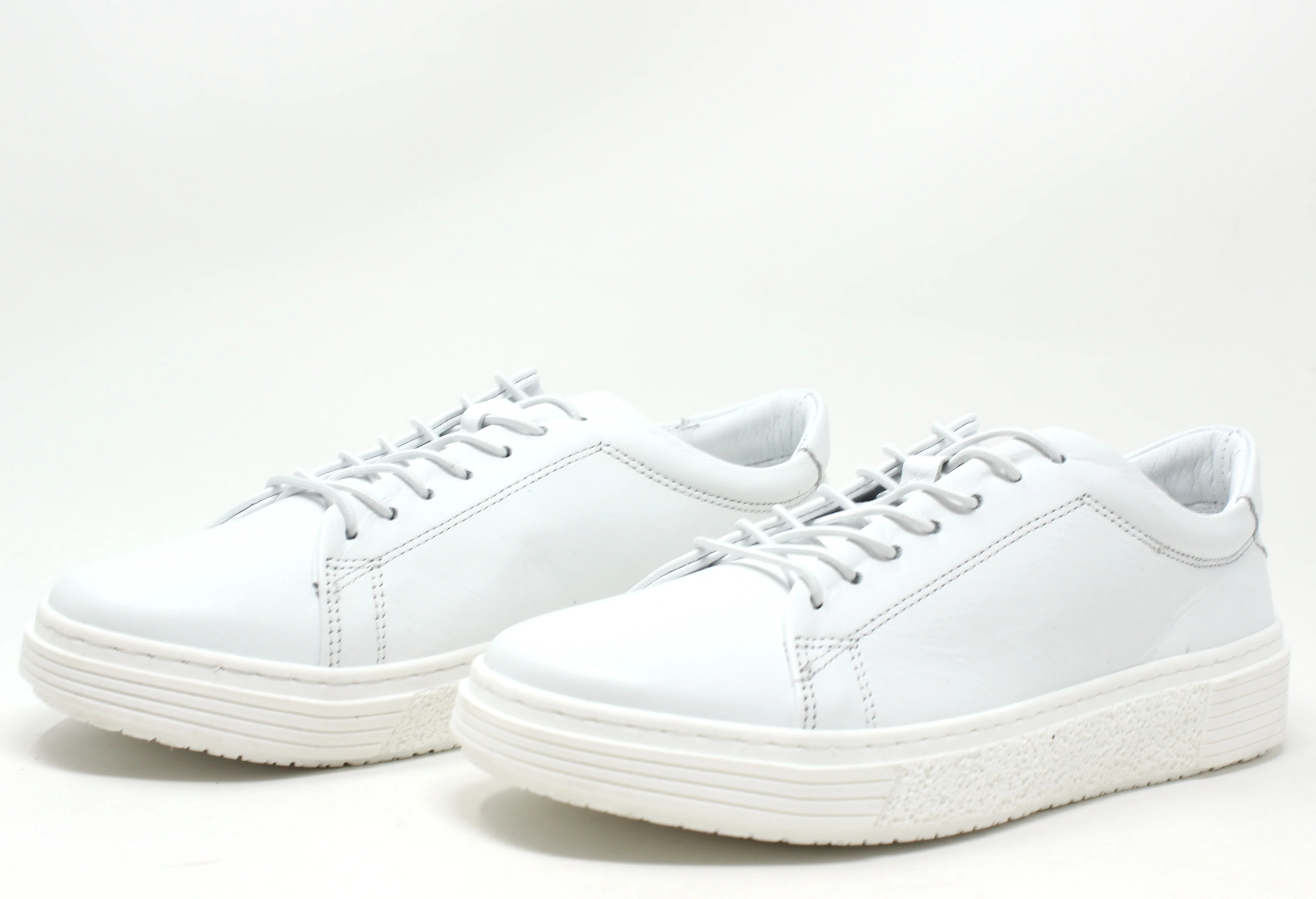 Classic Leather Trainer - Image 3