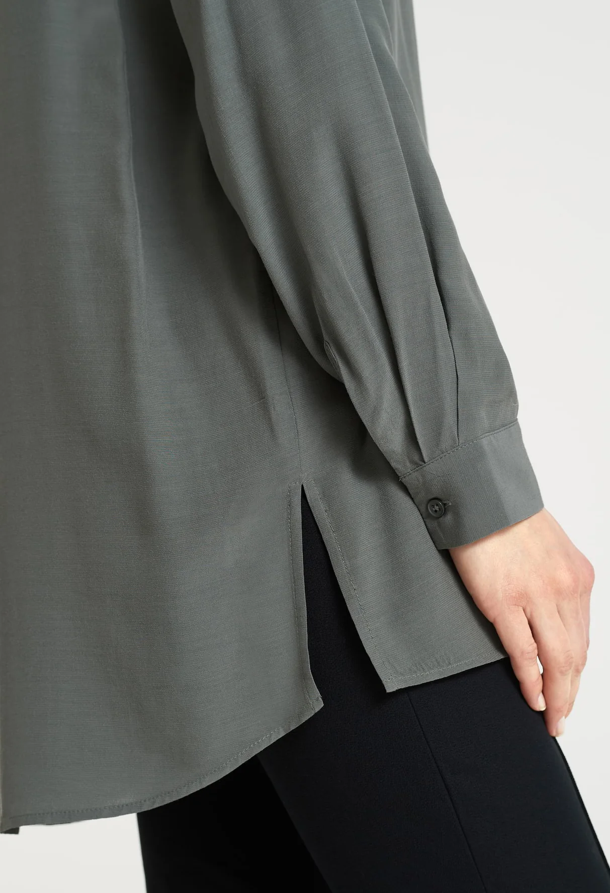 Facura Long Blouse - Image 8