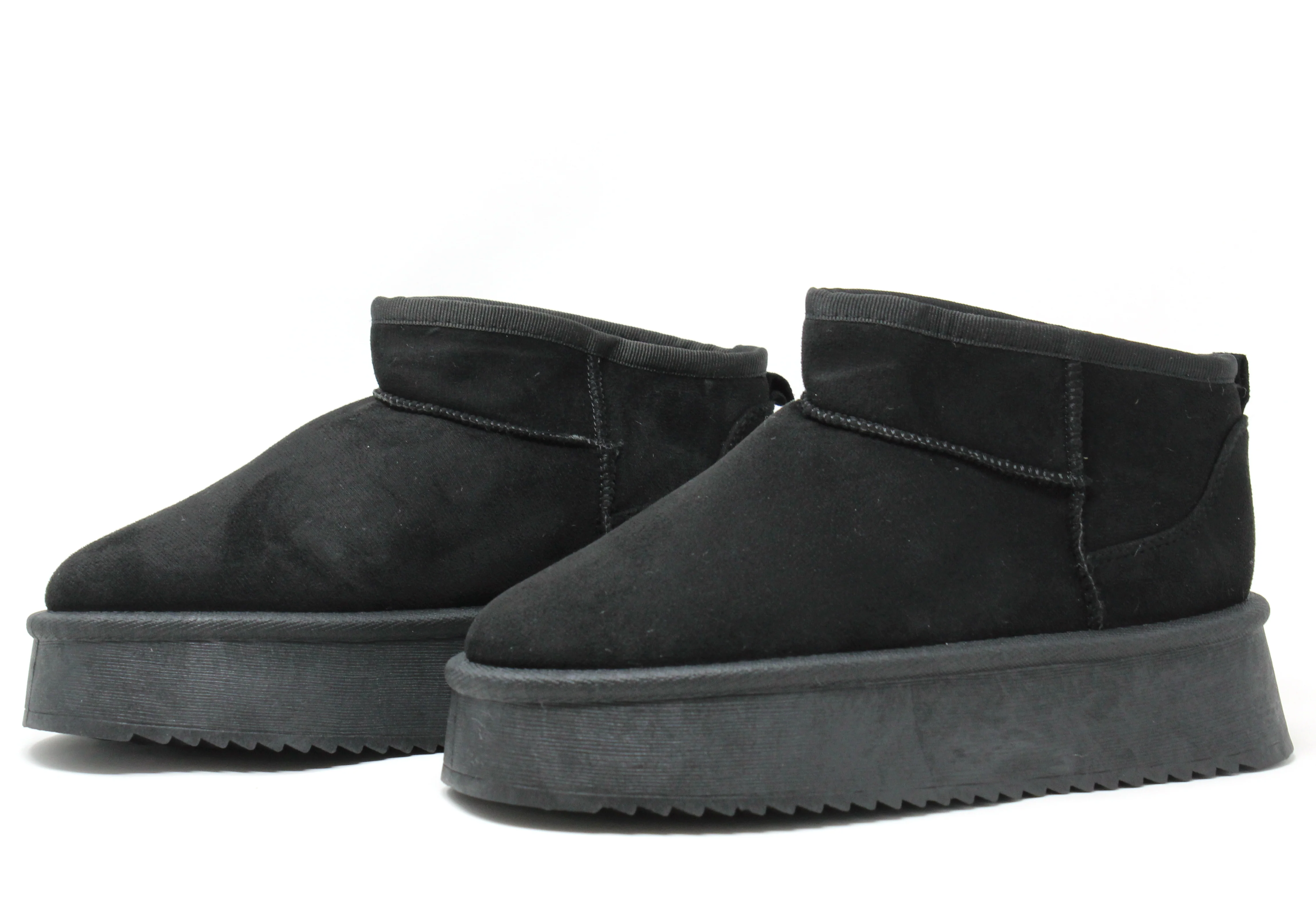 Faux Fur Lined Ankle Boot with Platform Sole - Image 4