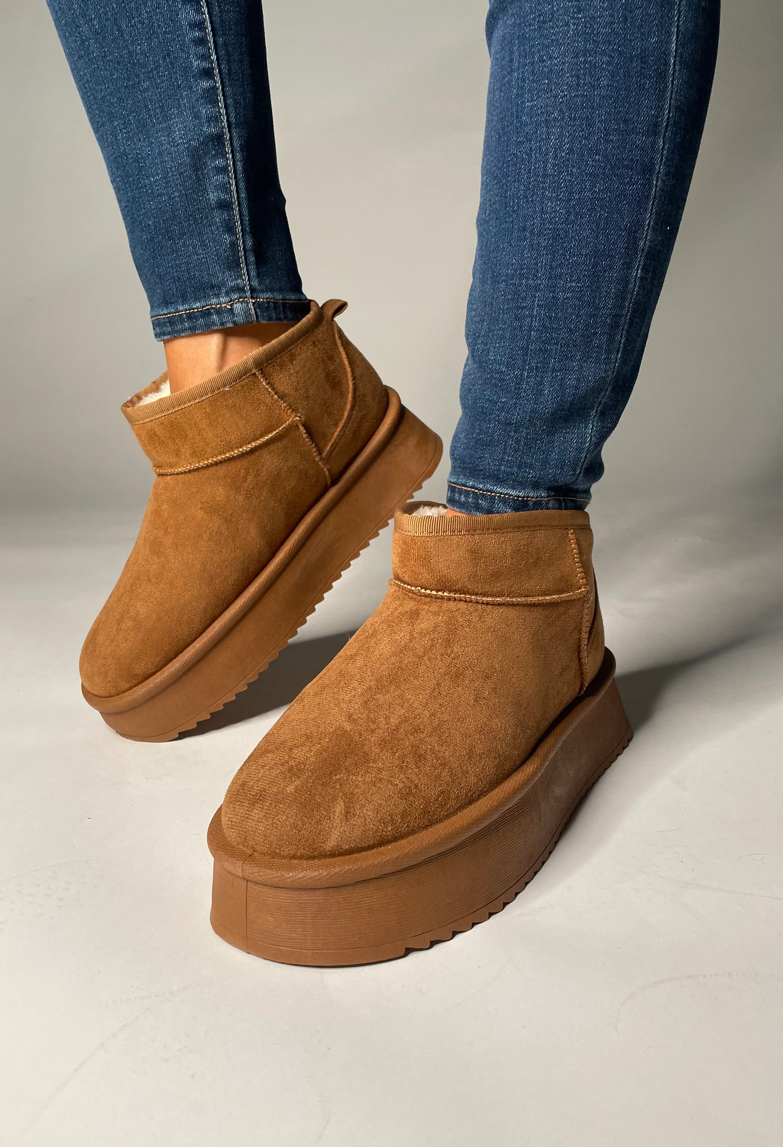 Faux Fur Lined Ankle Boot with Platform Sole - Image 6