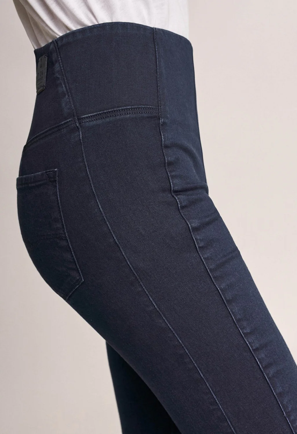 High waisted dark Denim Jeggings - Image 4