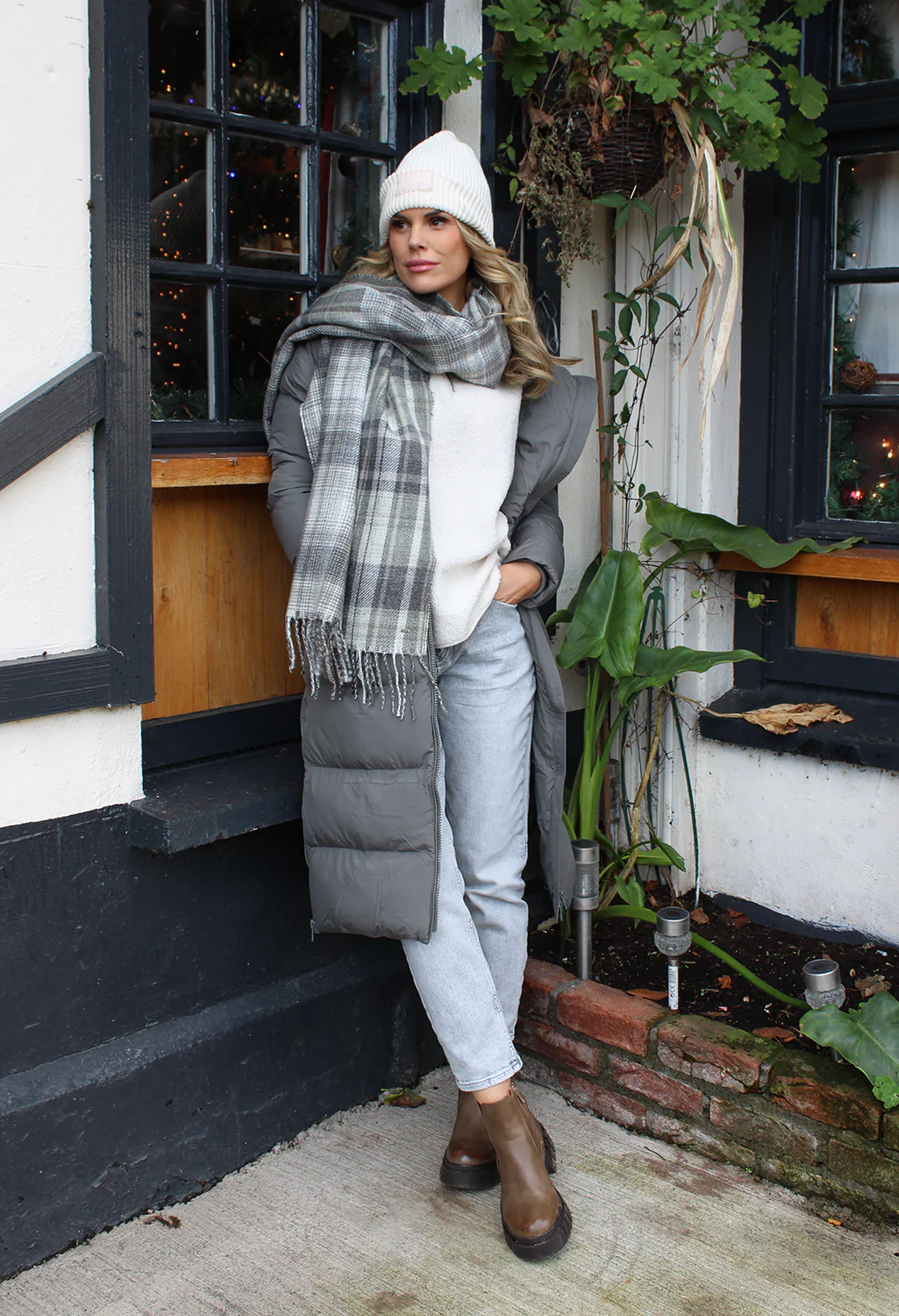 Liandra Iced Jeans - Image 7