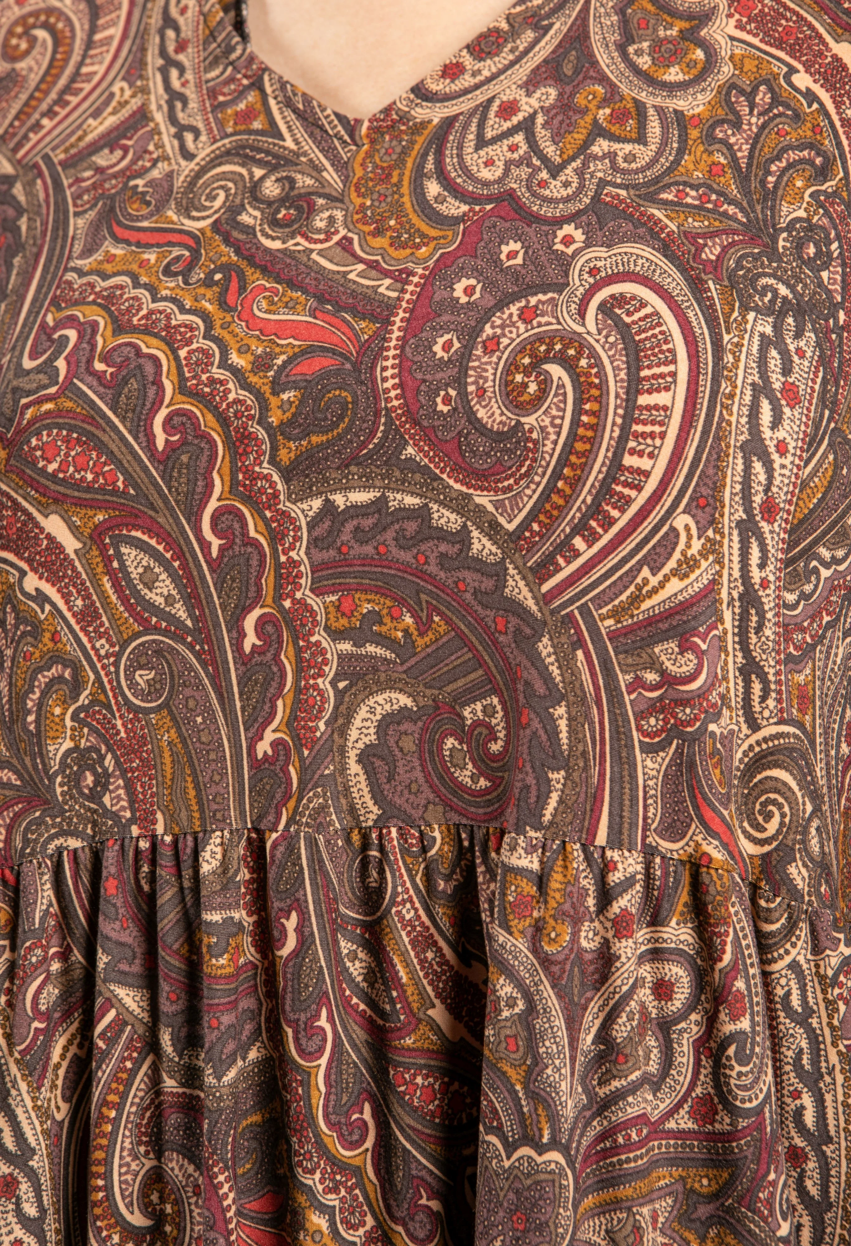 Paisley V-Neck Dress in Maroon - Image 4