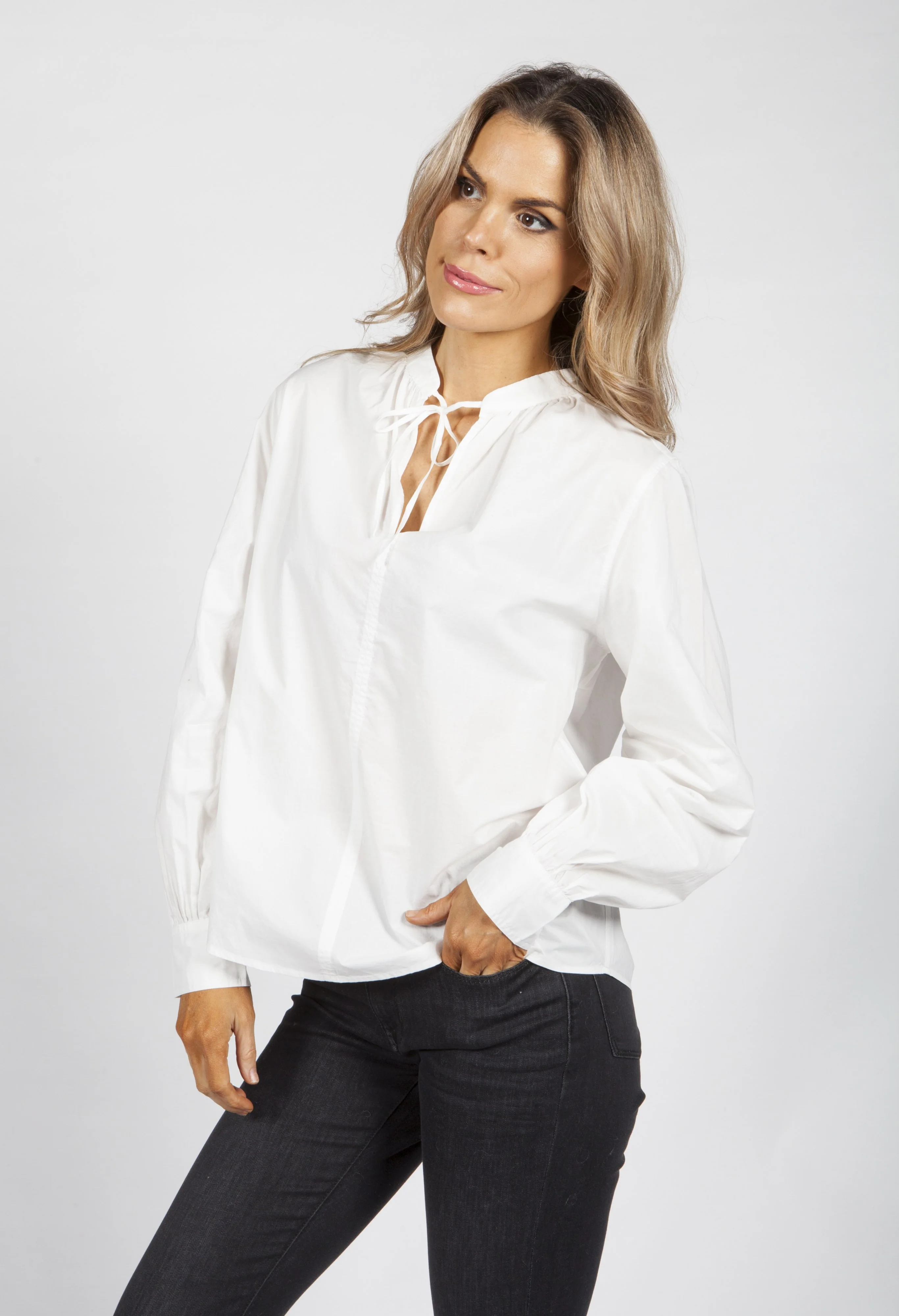 White Fraube Blouse - Image 3